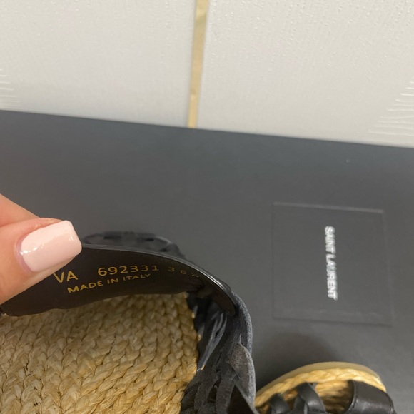 Saint Laurent raffia and leather fisherman sandals - Picture 6 of 9